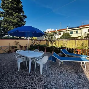 https://romano-house-fiumicino.it-romehotels.com