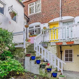  Holiday home Sayers Yard United Kingdom